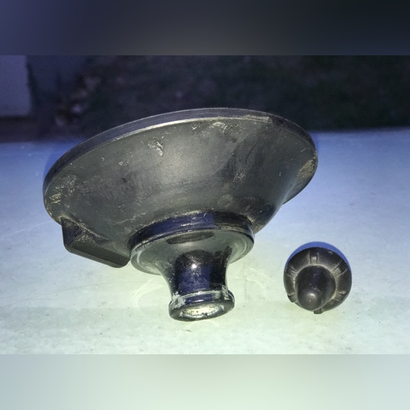 Art Deco Antique Higgins Rubberized Lidded Ink Well with Bulbed Dropper - Picture 13 of 16